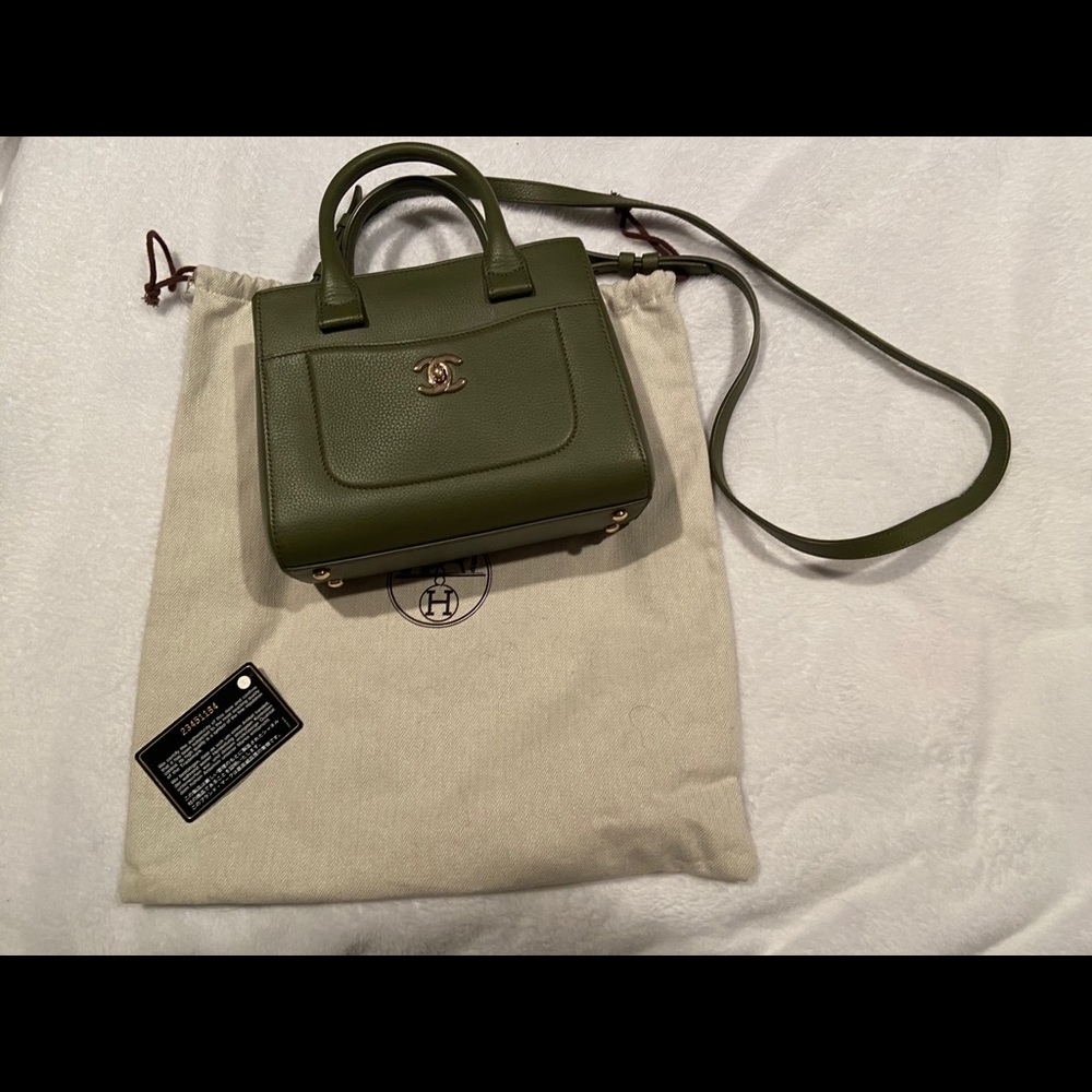 Authentic Chanel Neo Executive